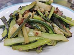 红菜苔炒腊肉-湖南人家湘菜馆(镇江路店)