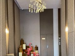 -杏荟旋转餐厅(广州爱群店)