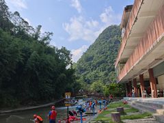 -英西峰林走廊老虎谷溶洞漂流