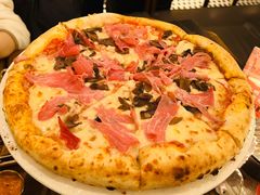 意大利熏火腿和蘑菇披萨-IL TEATRO 精品意大利餐厅