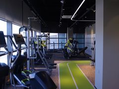 器械区-GMJ·24H健身房(北外滩店)