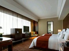 -上海龙之梦万丽酒店