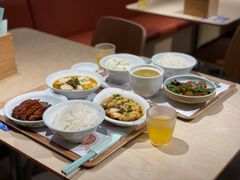 -老乡鸡(上海白玉兰广场店)