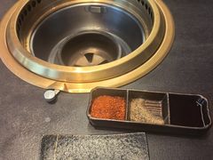 -铭牛烧肉·和牛海鲜自助(高新月牙湖店)