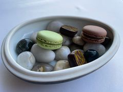 百香果马卡龙-福楼法餐厅FLO