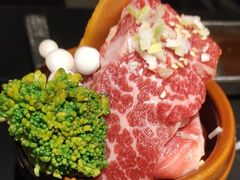 -山川小町·极番烧肉(新地假日广场店)