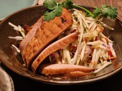 炭烧猪颈肉沙拉-安南越南餐厅(青岛万象城店)