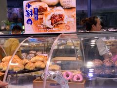 面包甜点陈列柜-巴黎贝甜(泗泾店)