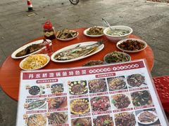 -丹水桥地锅鱼·翘嘴鲌·地方特色全鱼宴(丹江口大坝店)