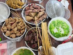 -梁老三麻辣鸡头(汝河小区店)