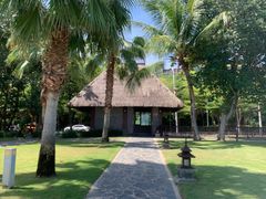 -三亚湾海居铂尔曼度假酒店