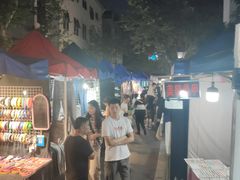 -吴山路夜市