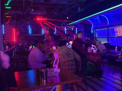 门面-UP嘻哈酒吧(粉巢店)
