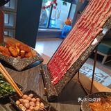 非常适合家人朋友一起聚餐，环境干净整，服务