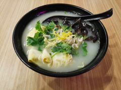 油豆腐百叶包粉丝汤-小杨生煎(金山百联购物中心3楼店)