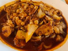 野蘑菇酸菜双拼牛炒-疆Jiang·新疆秘制料理