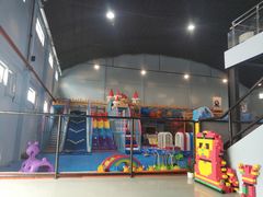 -嘿哟动霸CHUA·新潮玩运动娱乐中心·蹦床滑冰团建乐园
