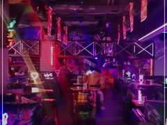 -UP嘻哈酒吧(粉巢店)