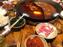 -四小区火锅·巷子里的重庆火锅(花照壁店)