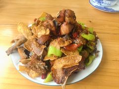 -美顺香食府鱼头老店(雪野湖店)