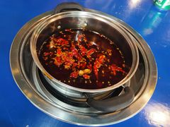 经典锅底-马路边边串串香形象店(磐石路店)
