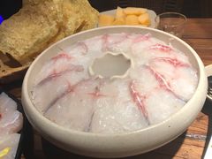 -老牌坊云南鱼豆花火锅(嵩山店)