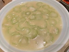 -渝信川菜 · 川味家常菜(财富购物中心店)