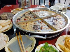 纯鲜毛肚-储奇门鳝鱼火锅(总店)