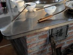 -粘豆包柴火铁锅炖