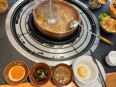 -阿山卓·野生菌火锅·纳西火塘烤肉