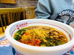 -呷佬·长沙手工米粉(金沙江路店)