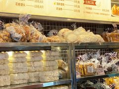 面包甜点陈列柜-国际饭店·帆声西饼屋(黄河路店)