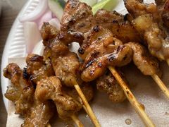 -东海岸人工湖美食村