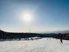 -采薇庄园四季滑雪场