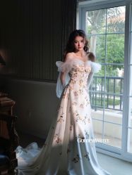 点击看大图 -GODDESS WHITE婚纱礼服(鹏城动力大厦店)