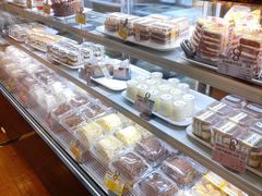 面包甜点陈列柜-新侨三宝乐面包店(崇文门店)