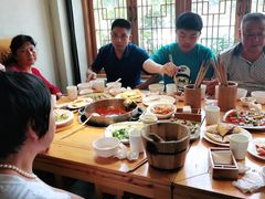 -大众跷脚牛肉馆·非遗传承单位(峨眉山店)