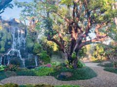 -Chom Cafe and Restaurant