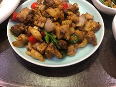 菌酱螺旋粉肥牛粒-有璟阁港式餐厅(金融街购物中心店)