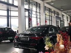 -上海星瀚奔驰4S店(红柳路店)