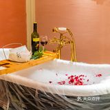 整整11间主题房，5间专做spa，6间专做足浴