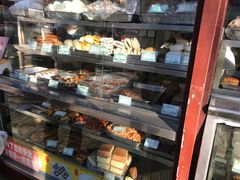 面包甜点陈列柜-护国寺小吃(新街口店)