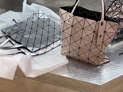 -三宅一生 (阪急梅田本店)