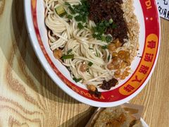 -魔都三兄弟酸辣粉·蘸卤炸串(虹桥万科店)