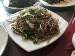 -溢心园香河肉饼总店