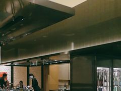-丽思卡尔顿·炙焰·铁板烧餐厅
