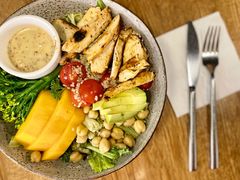 鸡肉牛油果芒果色拉-Wagas沃歌斯(太古汇店)
