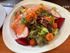 -Chom Cafe and Restaurant