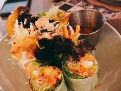 酥炸老虎虾香芒米纸卷配榴莲汁-CHINCHIN 青青·泰国料理(万象食家店)