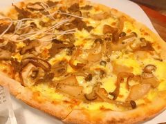 烤牛肉拼蘑菇披萨-I HOLIC艾豪丽披萨(KKone店)